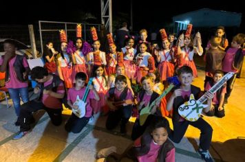 Festa da Escola Municipal Célia Milda Schlesner Schiefelbein reúne comunidade em noite de arte e confraternização