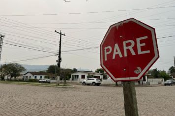 Instalação de novas placas de trânsito em diversos pontos do município