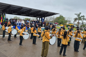 Nem a chuva conseguiu parar o espírito de civismo, tradicionalismo e resiliência do povo paraisense! 