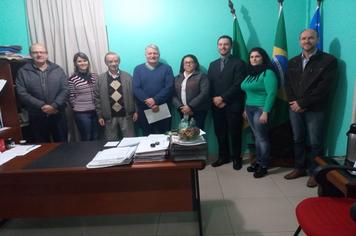 Prefeito Artur Ludwig discute a situação do Hospital Paraíso com Federação e SINDSAÚDE