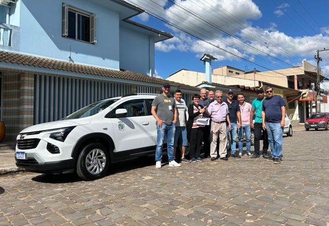 Administração Municipal adquiriu um veículo zero-quilômetro (Chevrolet Spin) para a Secretaria de Saúde