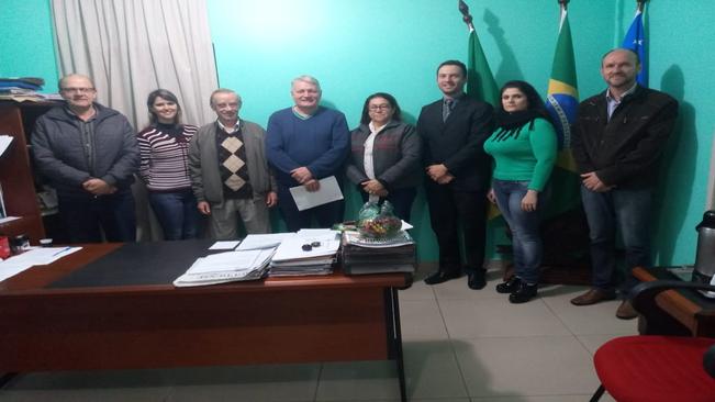 Prefeito Artur Ludwig discute a situação do Hospital Paraíso com Federação e SINDSAÚDE