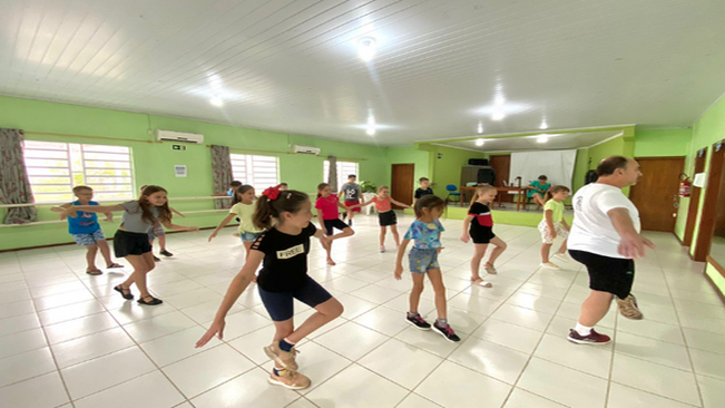 Aulas de Dança Gaúcha Estilizada estão sendo realizadas gratuitamente